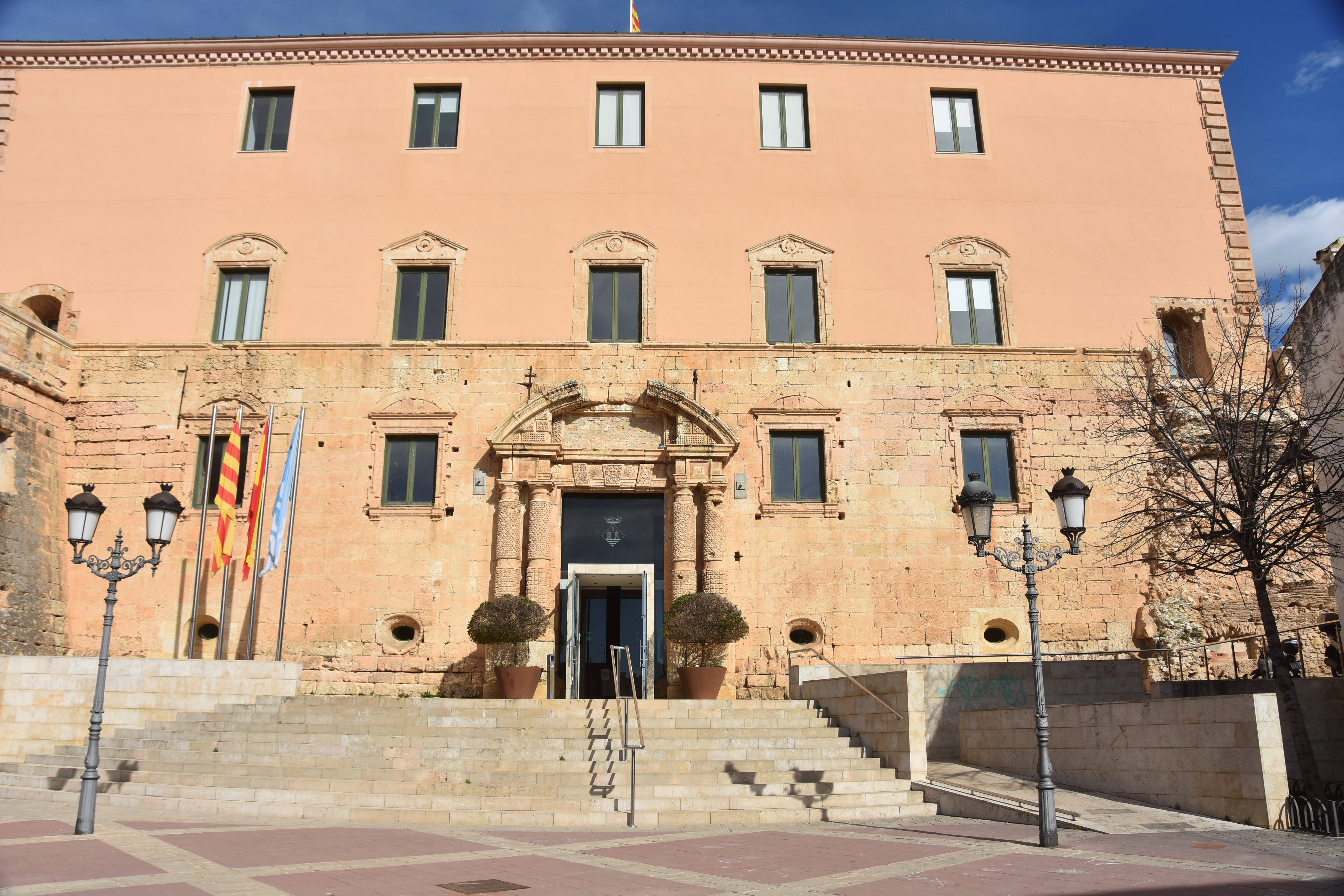 Castell dels Icart, seu de l'Ajuntament de Torredembarra