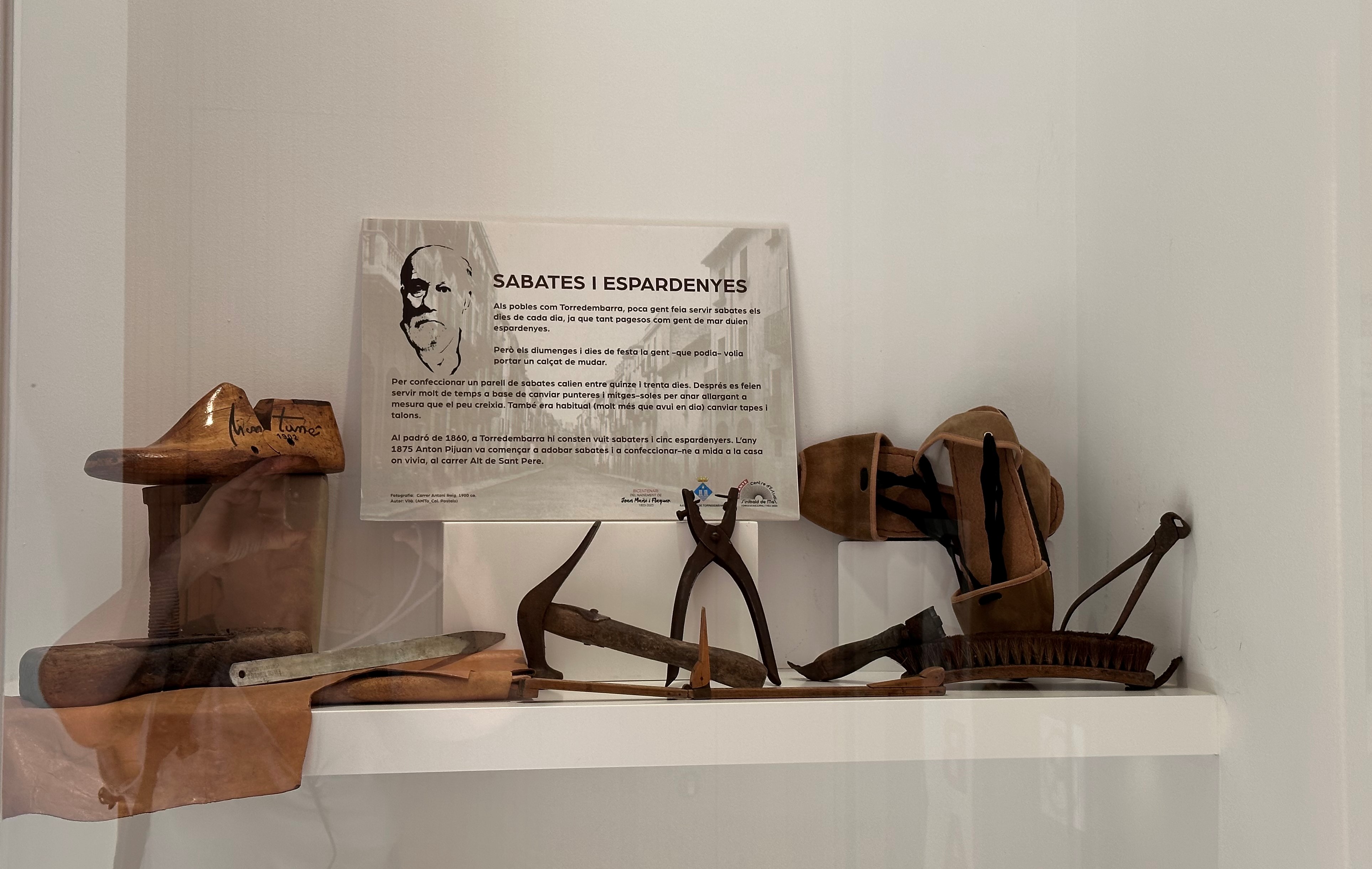 Exposició del Bicentenari del naixement de Joan Mañé i Flaquer, a Calçats Pijuan