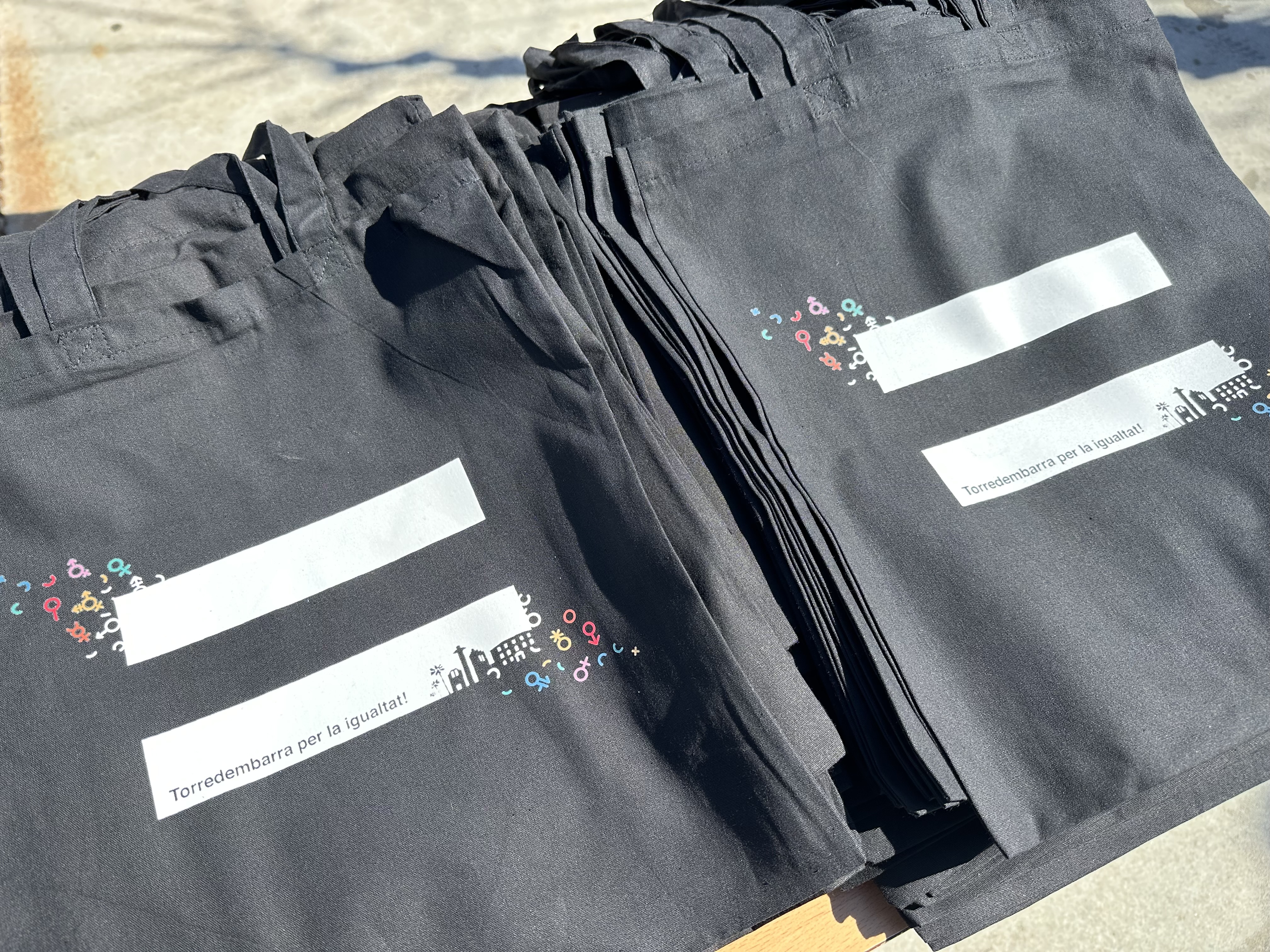 Bosses amb el lema 'Torredembarra per la igualtat'