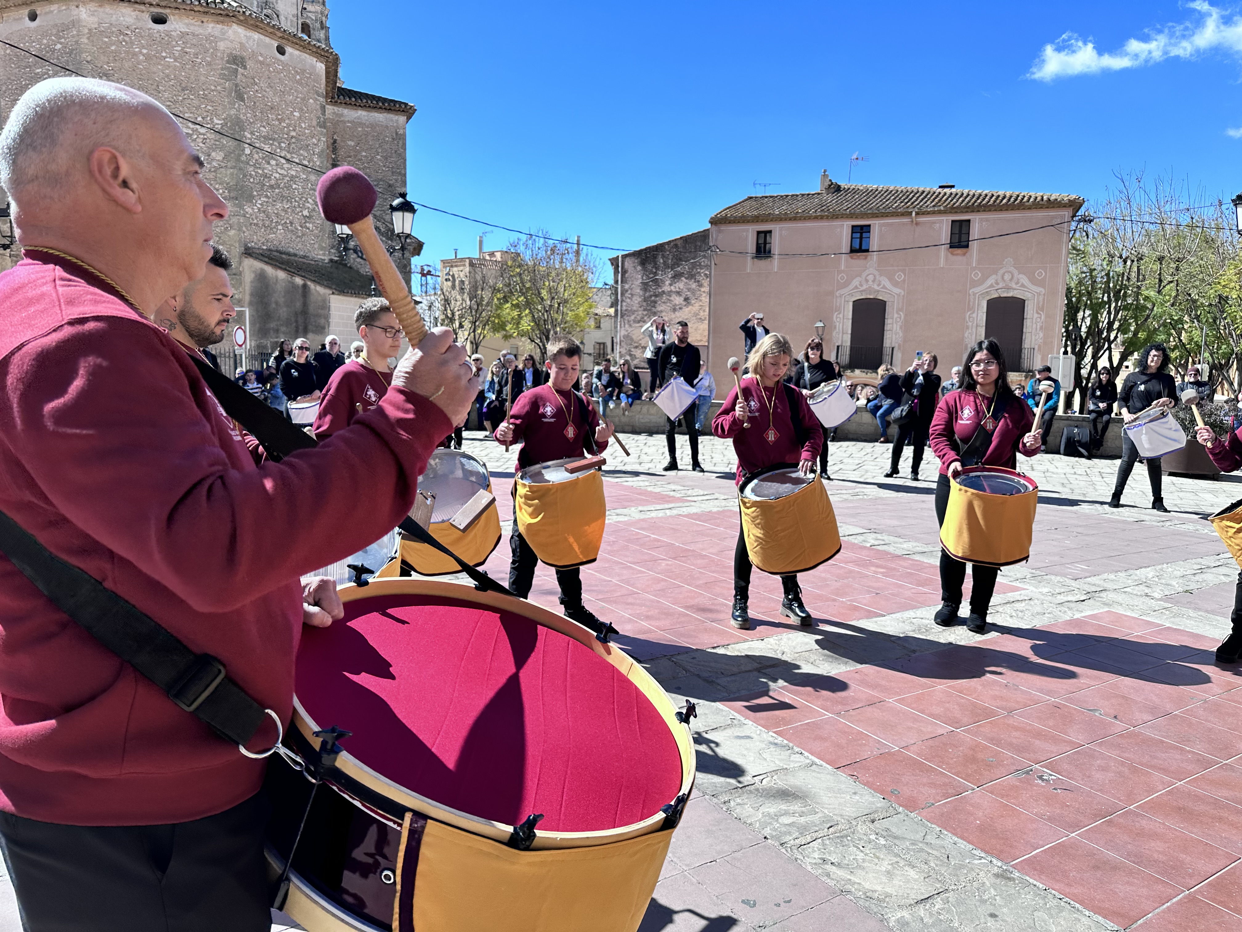 Foto de la banda de la Hermandad del Nazareno a l'exhibició de bandes de timbals de l'any 2023