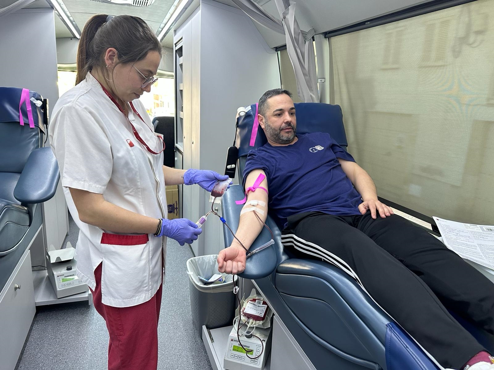 Unitat mòbil de donació de sang de la 1a Fira de la salut