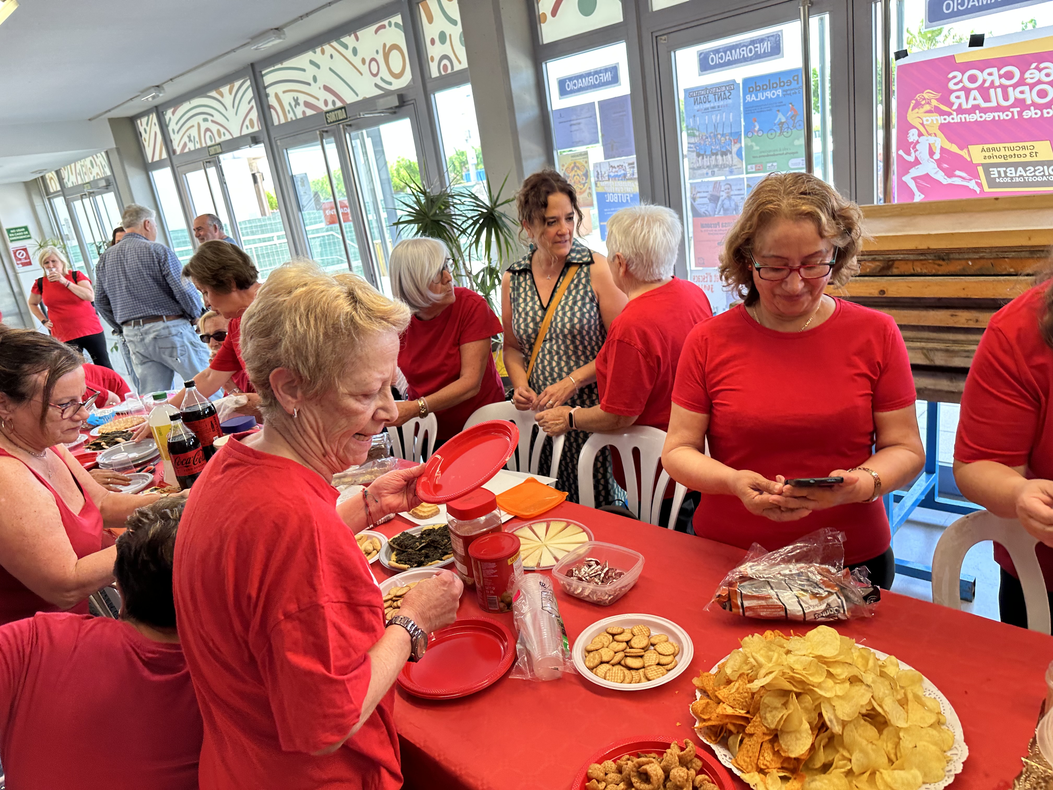 Imatge festa de final de curs de la gimnàstica de la gent gran