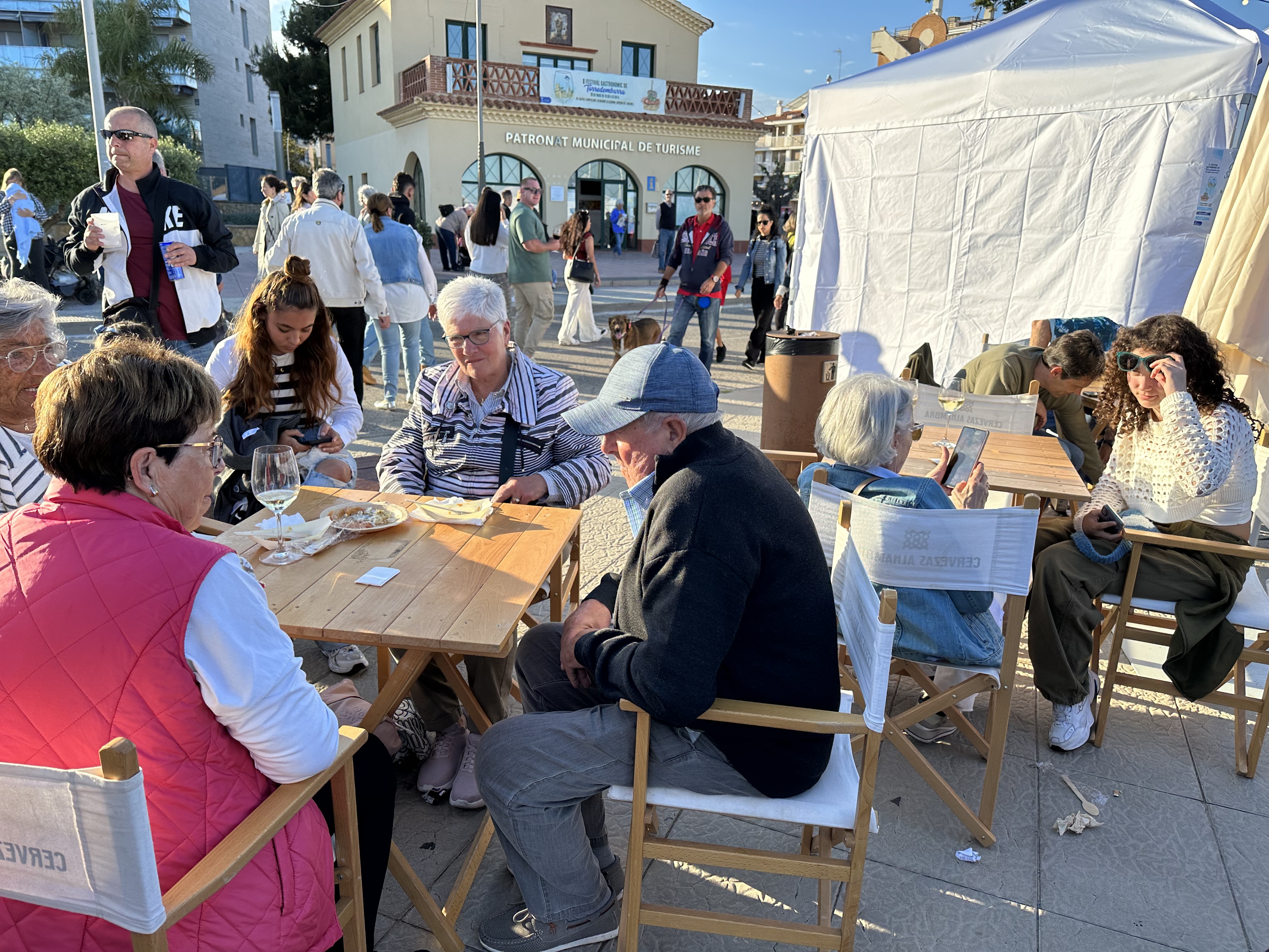 Públic degustant tapes