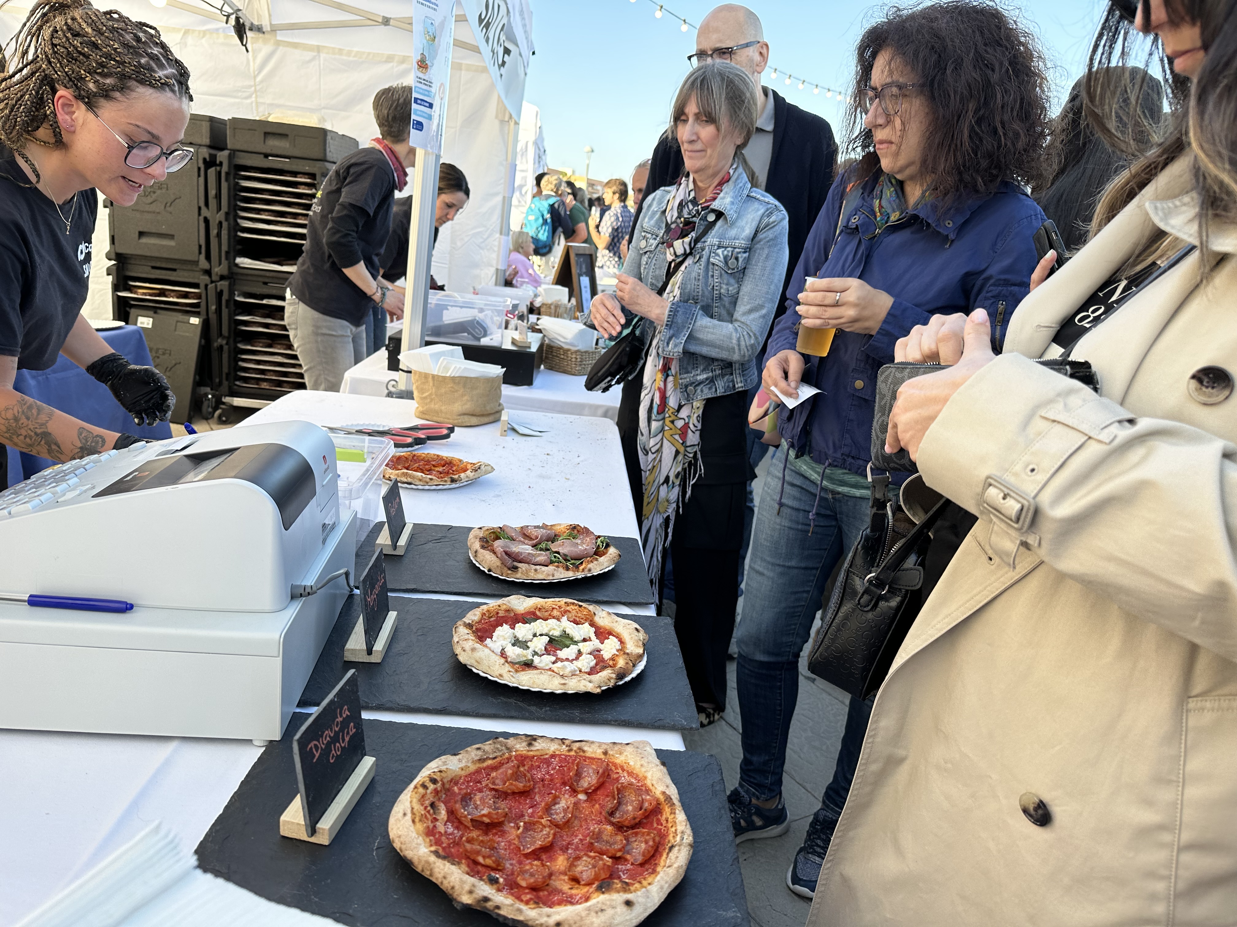 Públic adquirint tapes