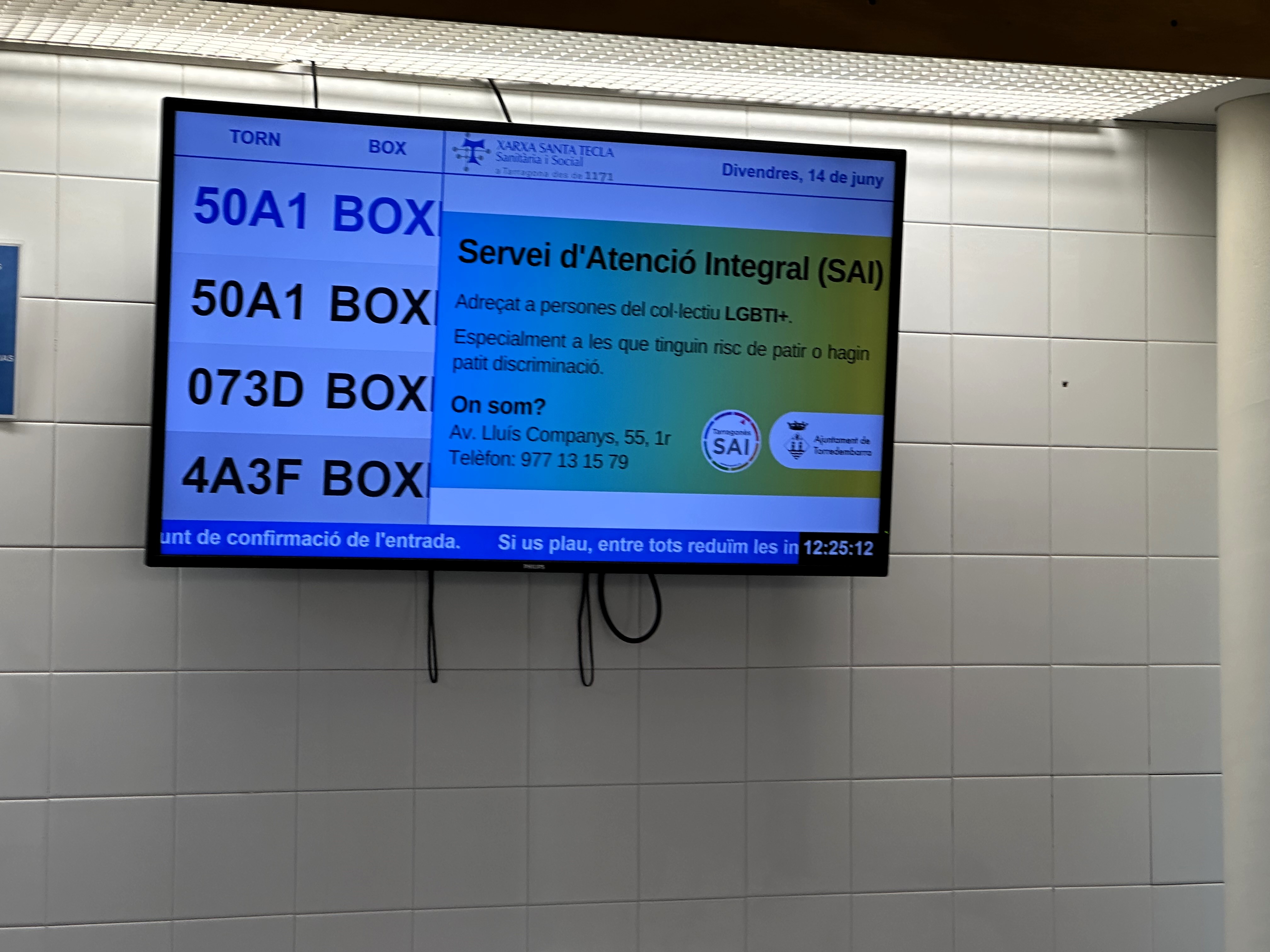Pantalles del CAP amb informació sobre el Servei d'Atenció Integral