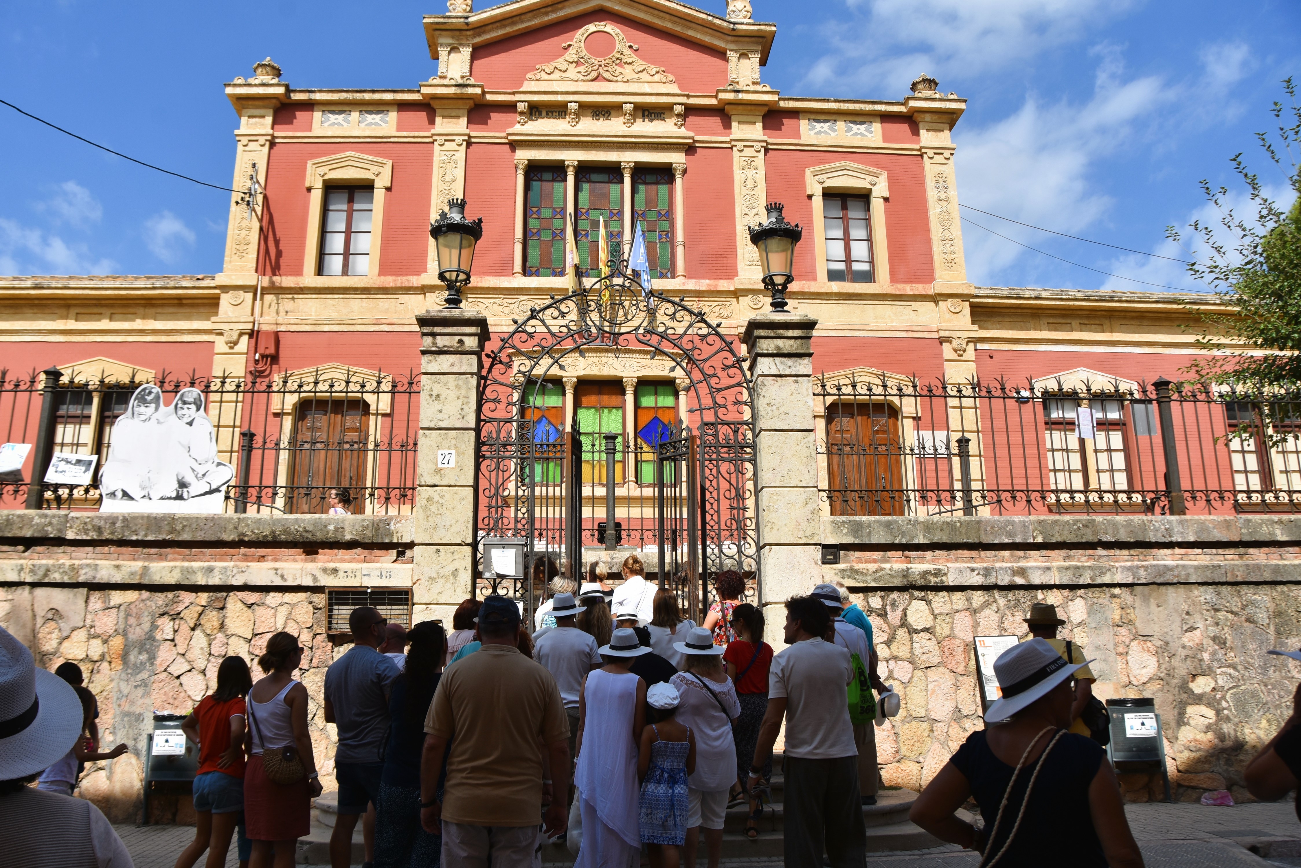 Foto d'una de les visites sobre els Indians al Patronat Antoni Roig