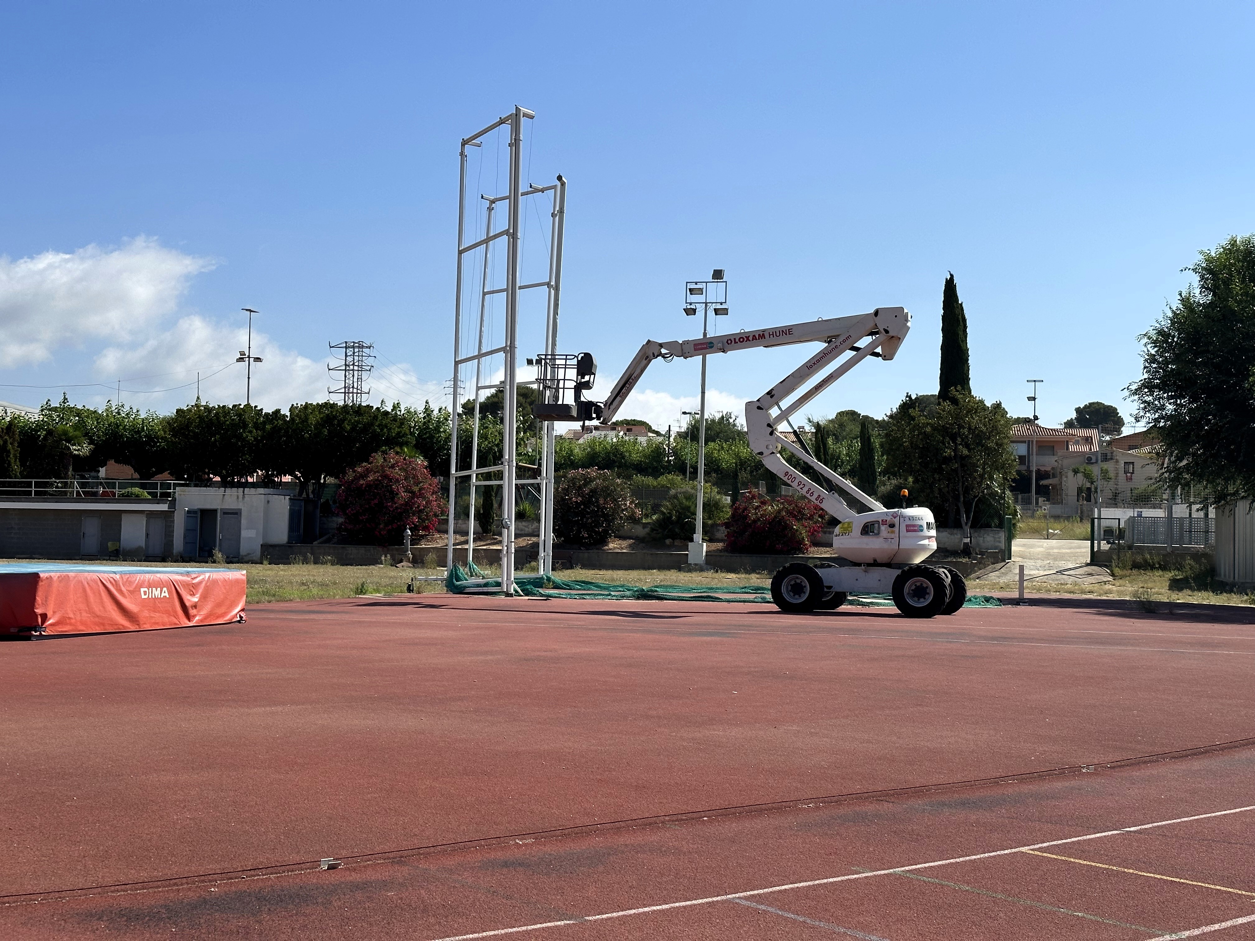 Inici de les obres de renovació del paviment de la pista d’atletisme