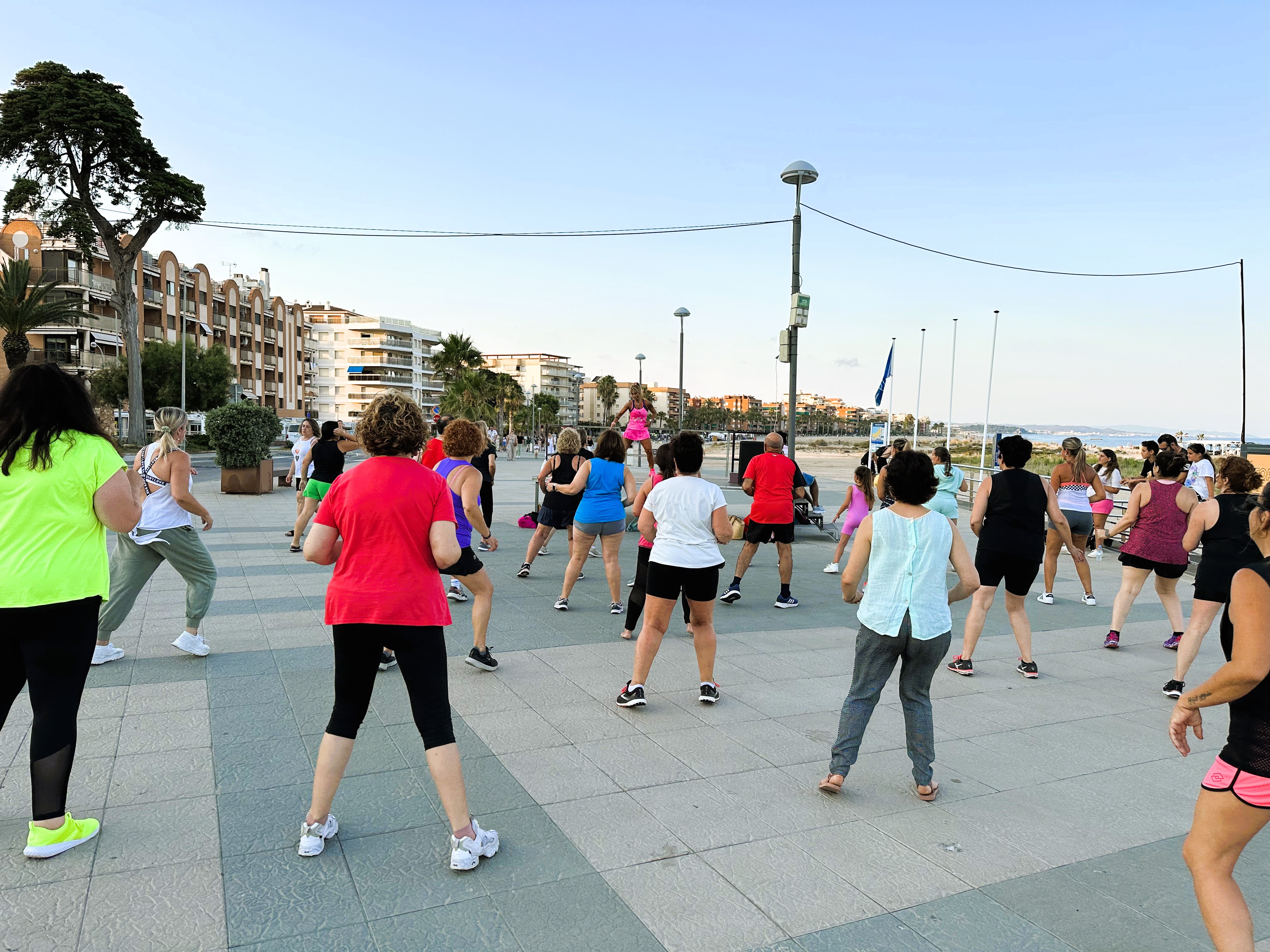 Imatge d'una sessió de zumba a la Paella