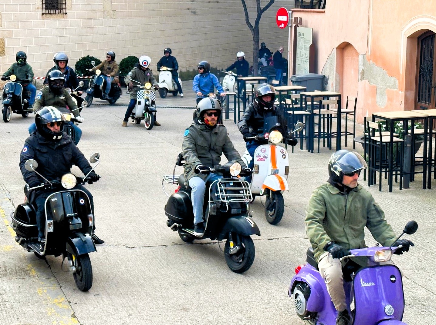 Trobada dels Incombustible Scooter Club 