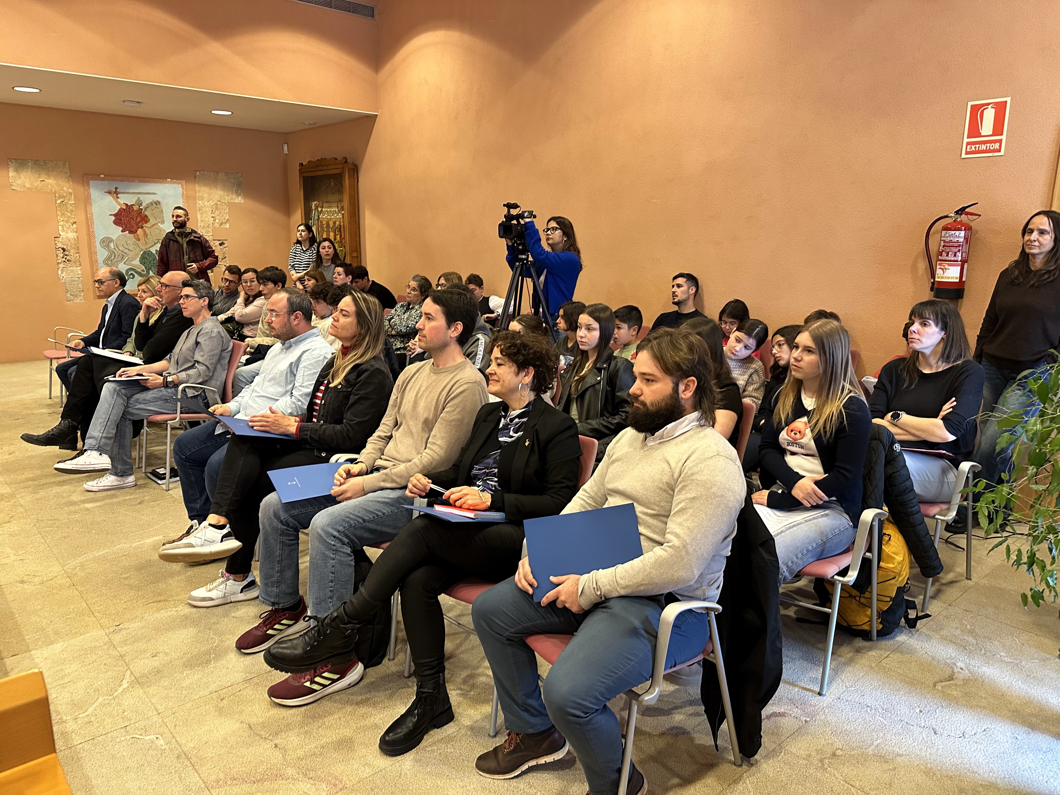 Ple juvenil "Entre tots i totes fem la Torre", del 3 d'abril de 2025