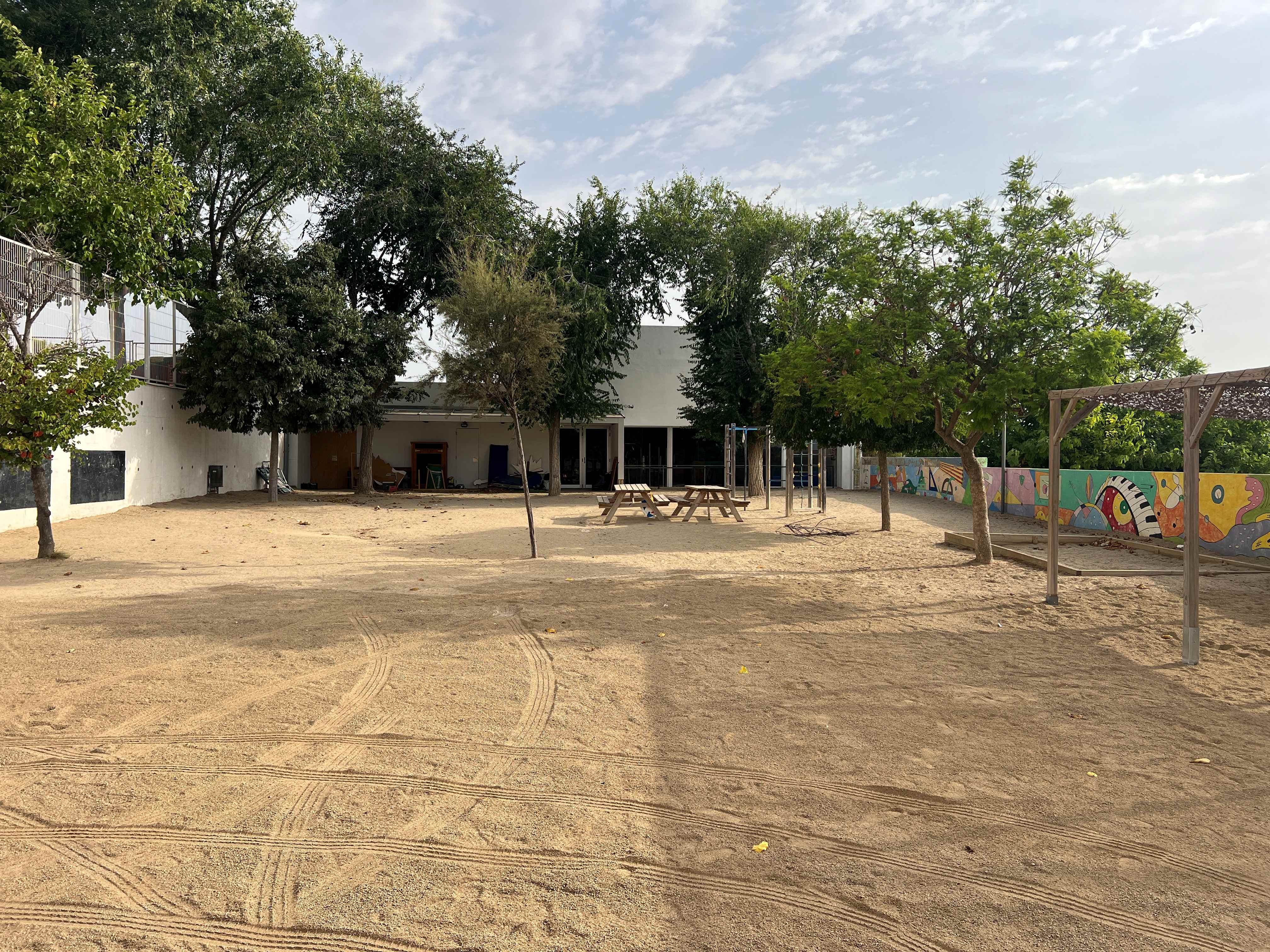 Millores al pati de l'Escola Molí de Vent