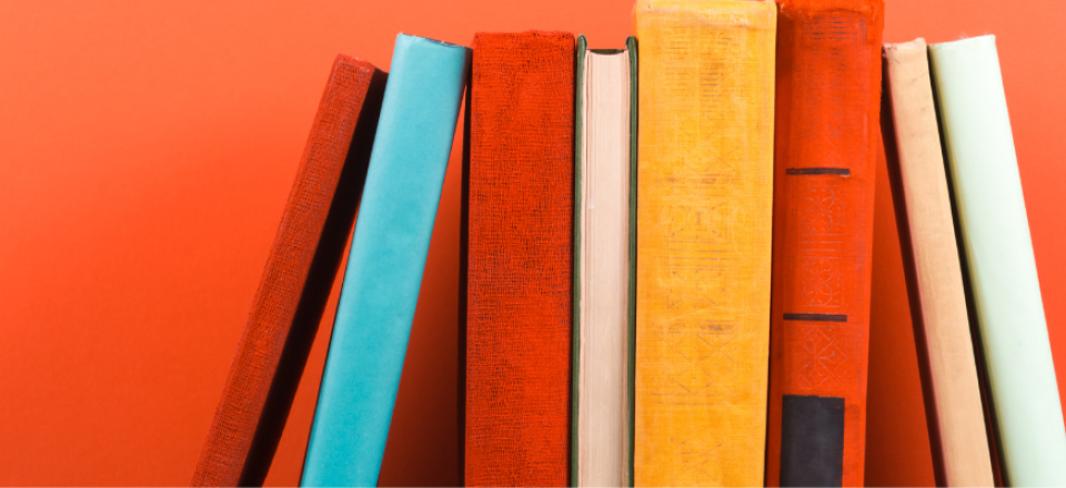 Llibres en un prestatge