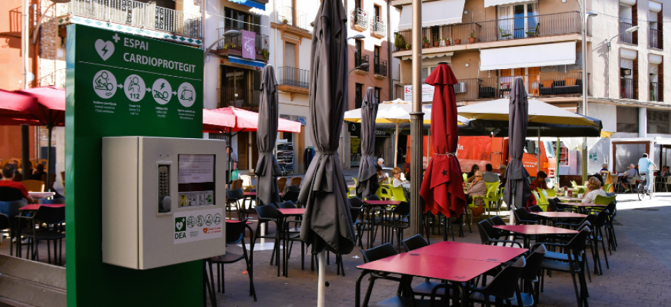 Desfibril·lador, a la plaça de la Font