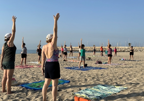 Gimnàstica de manteniment a la platja