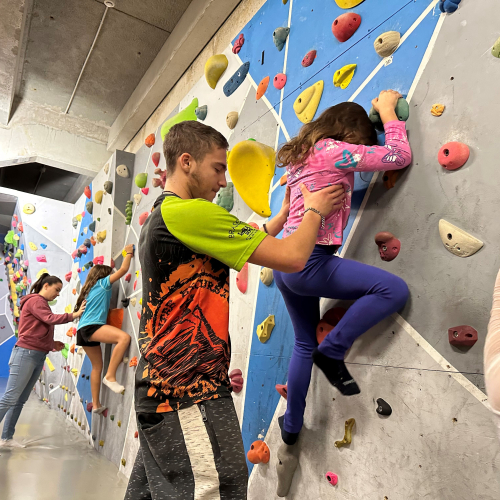 Activitat d'escalada, a la Festa de l'Esport