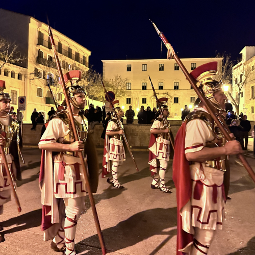 Foto dels Armats de la Confraria de la Creu-Armats de Torredembarra de l'any 2023