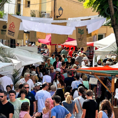 Públic visitant la Fira, aquest diumenge passat