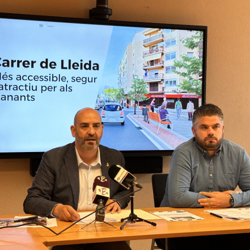 L'alcalde i el regidor de Residus i Neteja Viària, en la roda de premsa de presentació del projecte