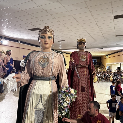 Imatge dels gegants Rosalia i Joan, en la celebració del seu 65è aniversari