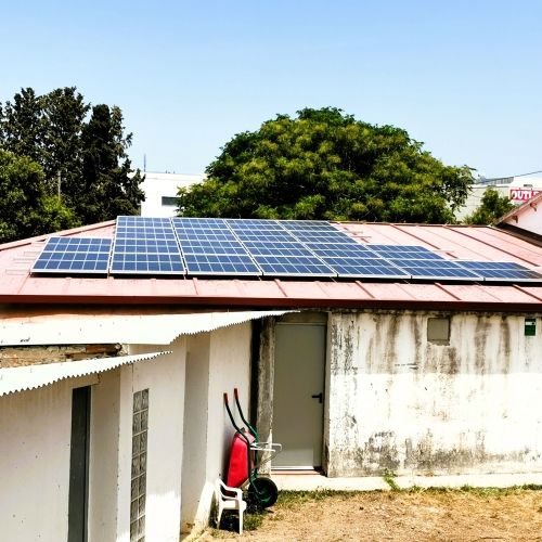 Nova coberta amb plaques solars