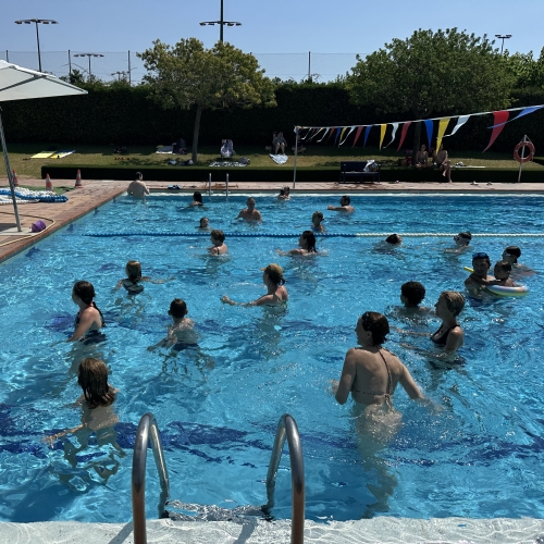 Piscina descoberta estiu