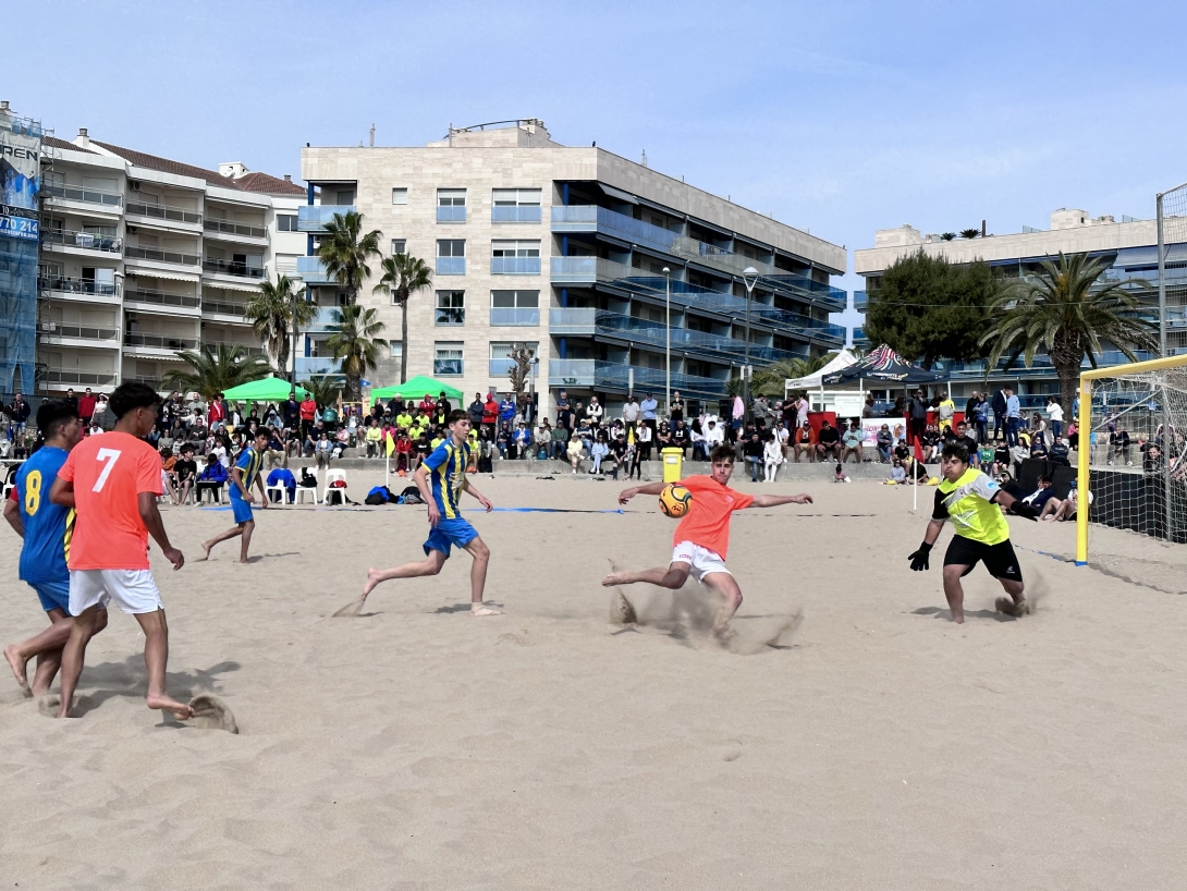 Imatge de la final de la competició Llorenç Beach Soccer Cup de l'any 2023