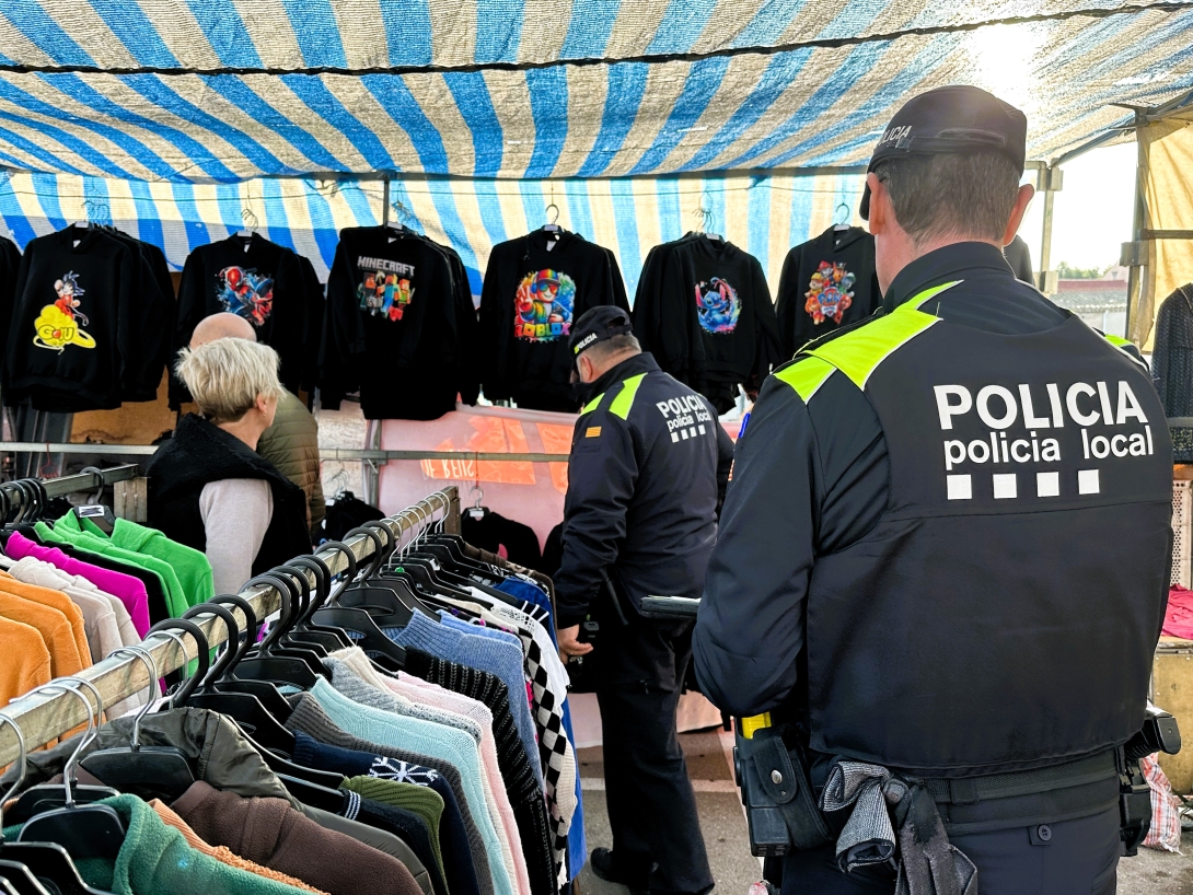 Policia Local al mercat setmanal