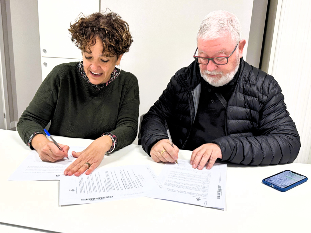 Signatura conveni Ajuntament i Càritas