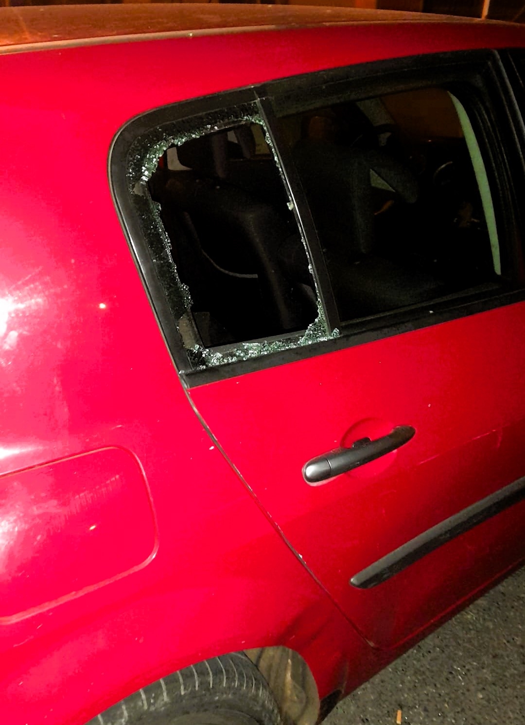 Vehicle amb el vidre trencat