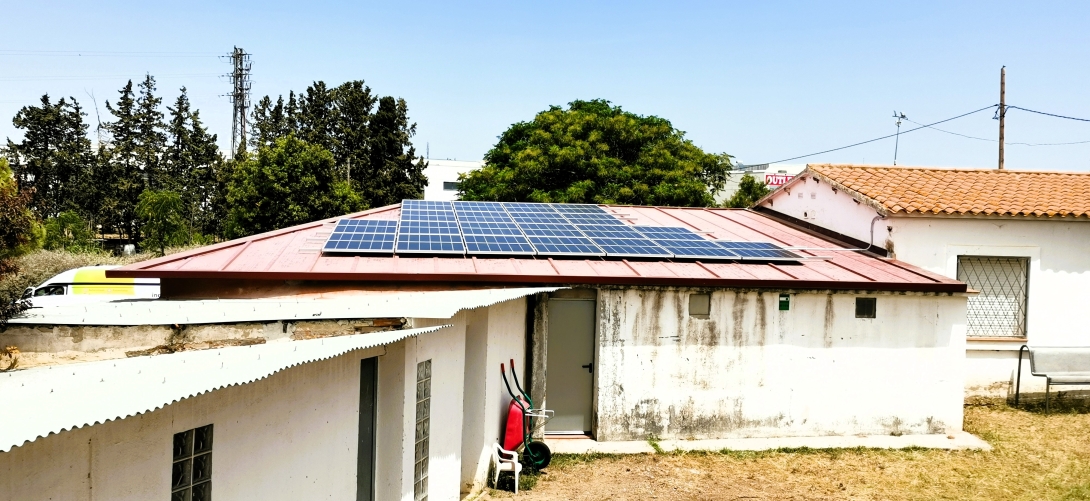 Nova coberta amb plaques solars