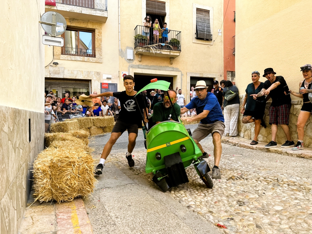 Imatge d'arxiu de la IV Baixada de Trastos dels Nois de la Torre