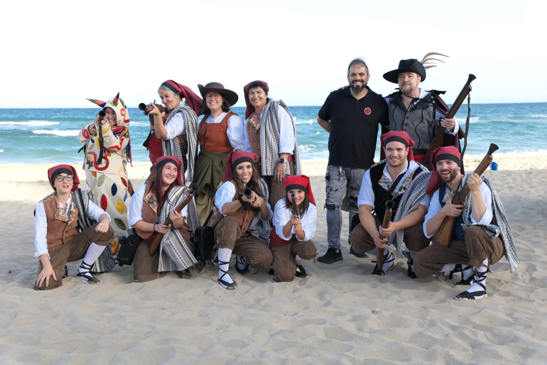 Imatge de la presentació dels nous vestits del Ball de Serrallonga