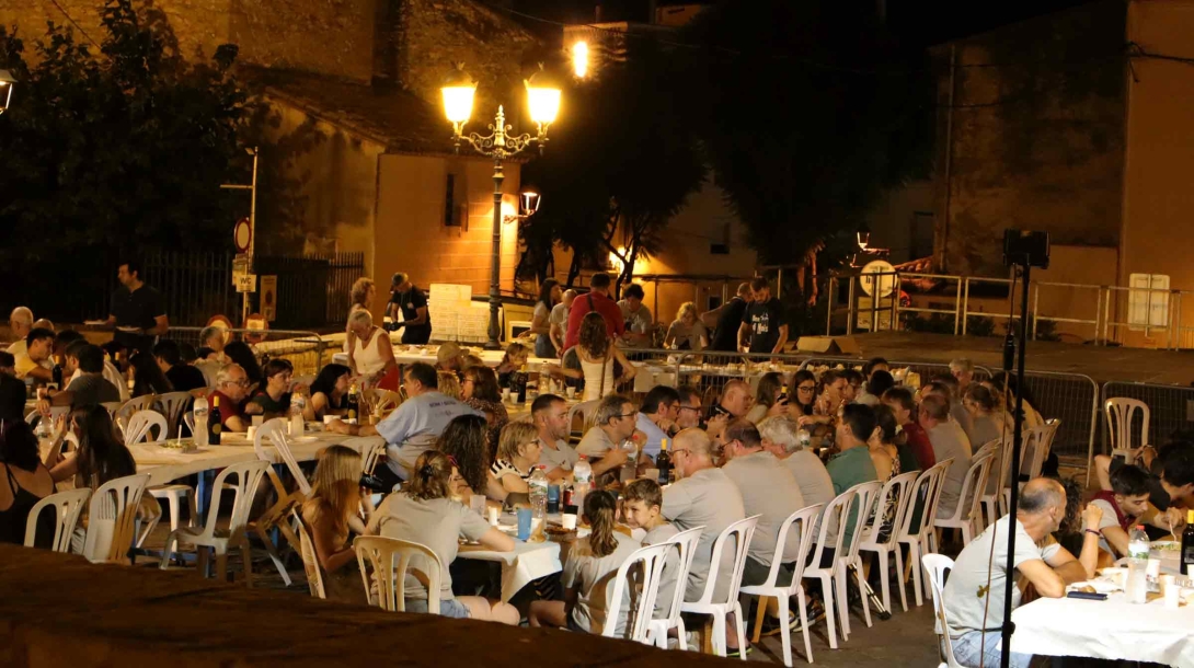 Imatge d'arxiu del Sopar popular de Festa Major del 2025